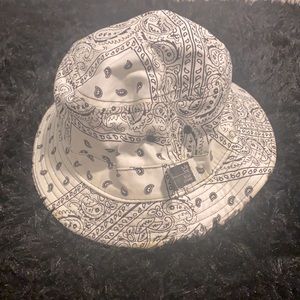 Reversible Bucket hat